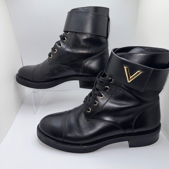 Louis Vuitton Wonderland Flat Ranger Ankle Boots Calfskin Leather Black W US 41 - Picture 1 of 16